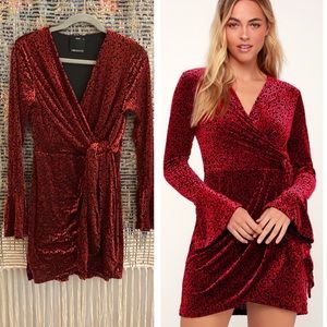 ❤️ Lulus C/MEO Breakthrough Black and Red Velvet Long Sleeve Tie-Front Dress